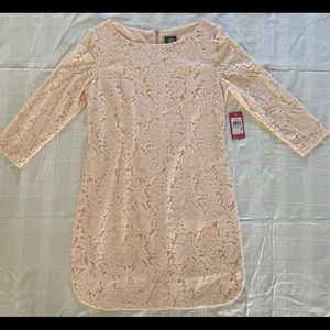 NWT Vince Camuto lace cocktail dress. Size 10.